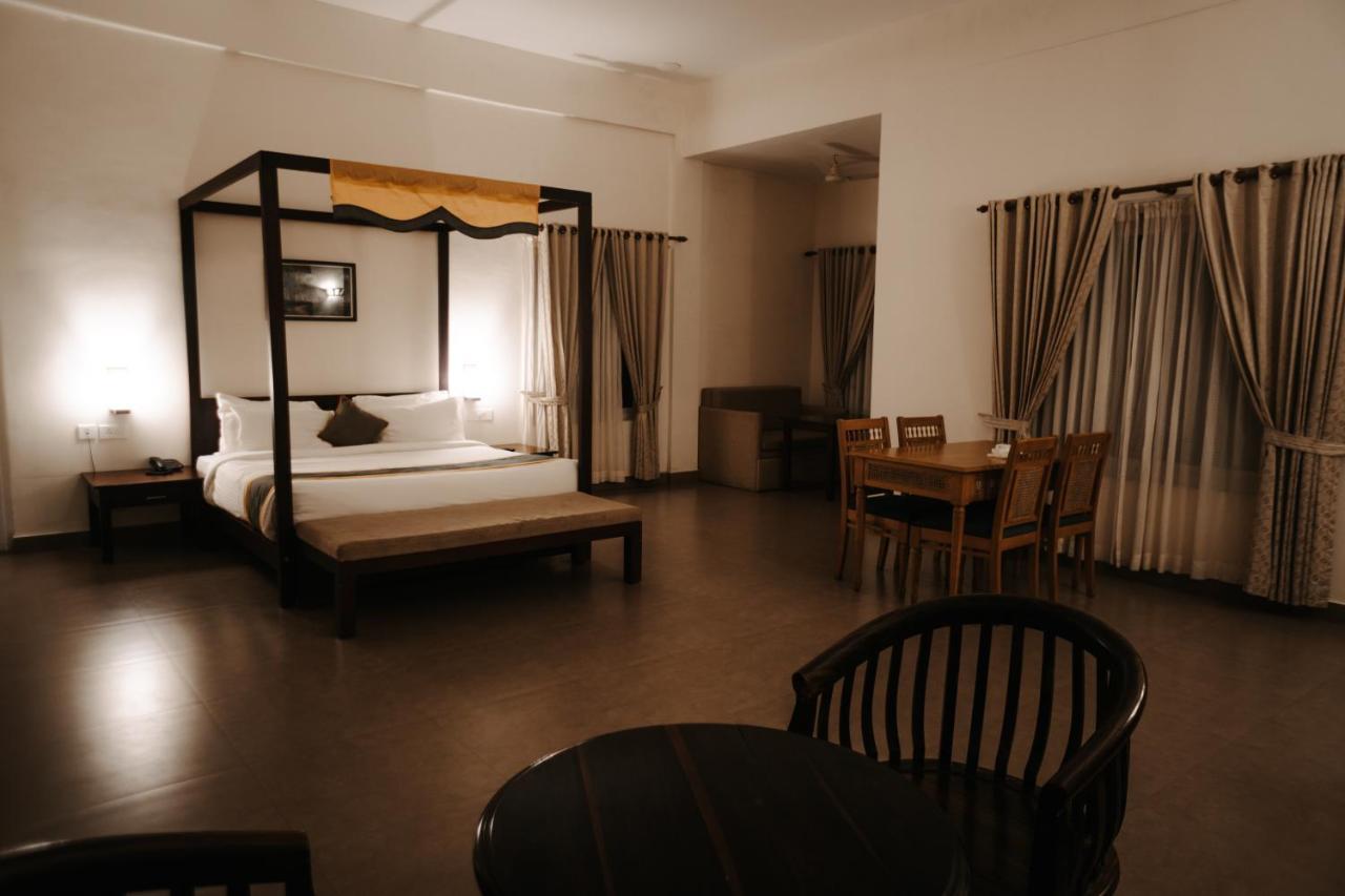 Abad Brookside Wayanad Hotel Vythiri Exterior photo