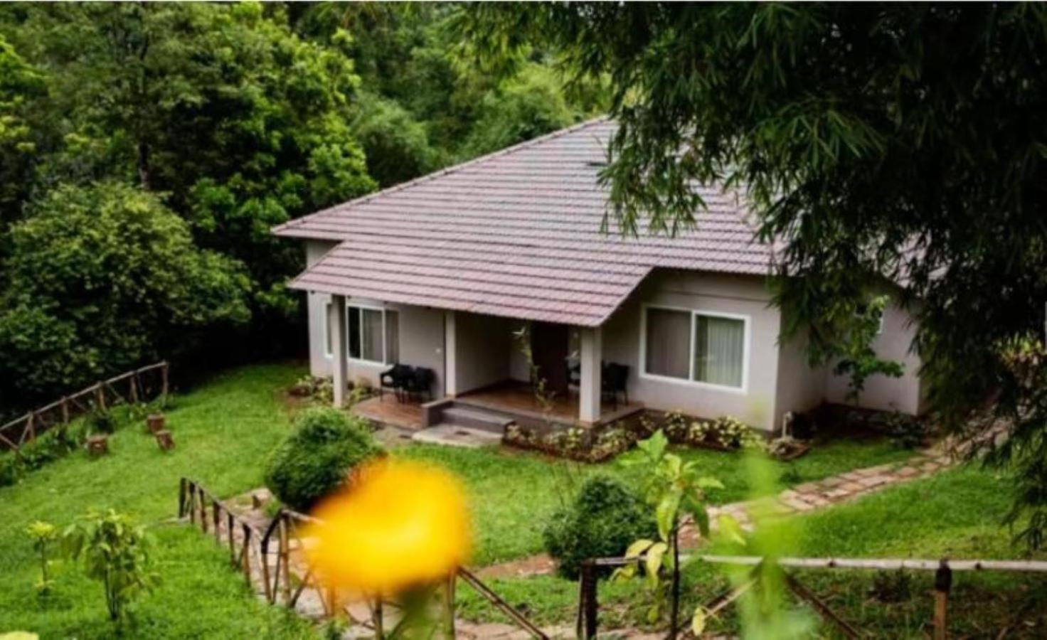 Abad Brookside Wayanad Hotel Vythiri Exterior photo