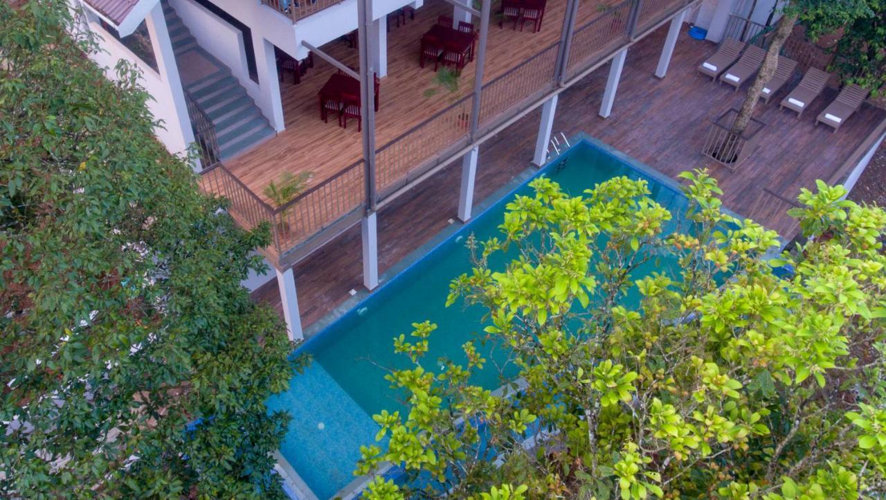 Abad Brookside Wayanad Hotel Vythiri Exterior photo